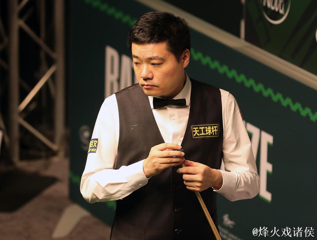 丁俊晖5-2战胜马奎尔 挺进斯诺克沙特大师赛16强 丁俊晖5-2战胜马奎尔 挺进斯诺克沙特大师赛16强