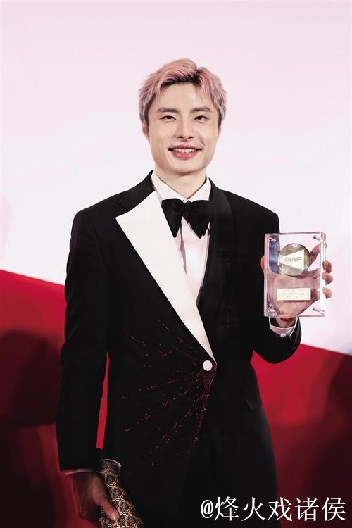 石宇奇荣获世界羽联年度最佳男单选手