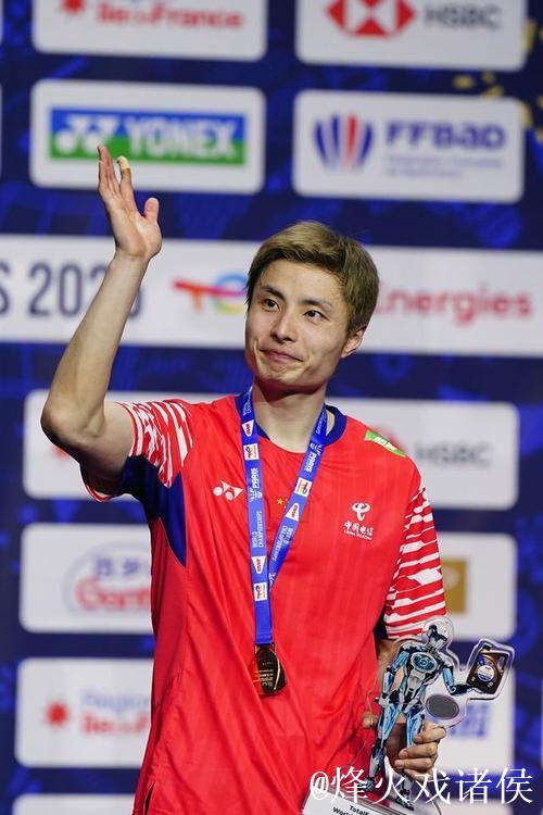 石宇奇逆转夺世锦赛首冠 国羽男单十年后再登顶